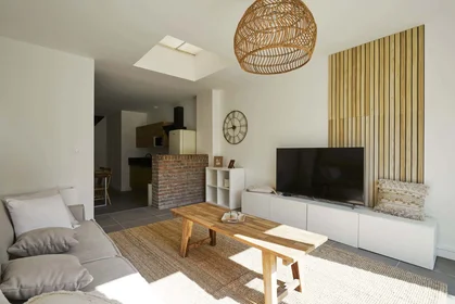 Chambre privée à 78 Rue Saint-Géry, 59300 Valenciennes, France, image 14 de 25