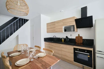 Chambre privée à 78 Rue Saint-Géry, 59300 Valenciennes, France, image 15 de 25