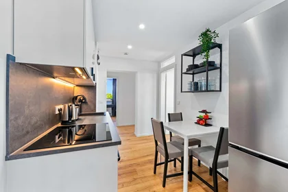 Chambre privée à Aschenbrennerstraße, 80933 München-Feldmoching-Hasenbergl, Germany, image 14 de 18