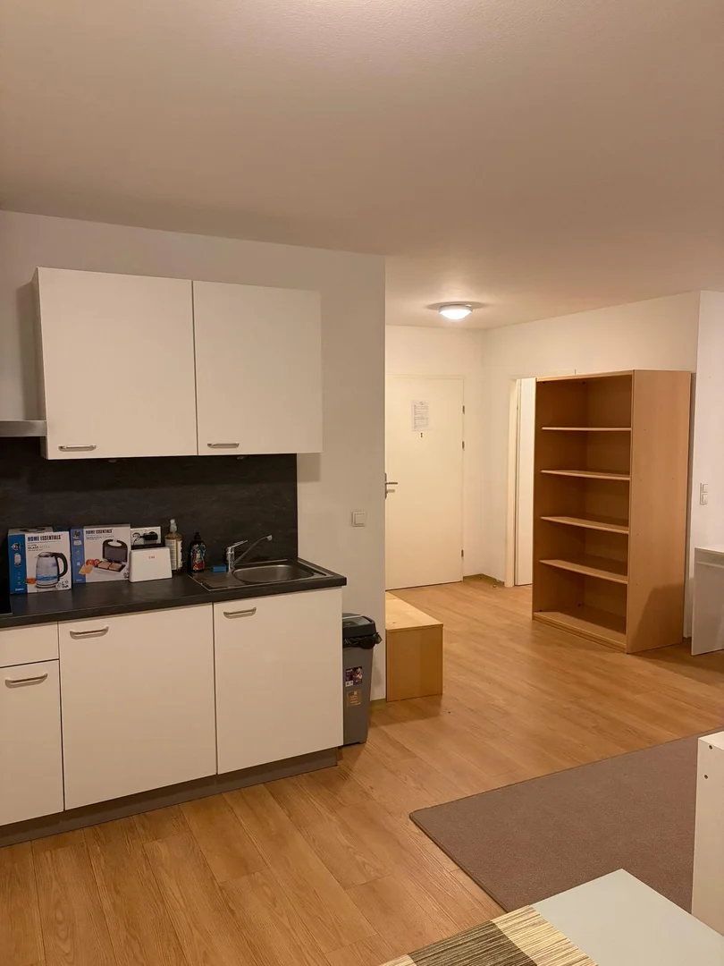Tokiostraße 12
