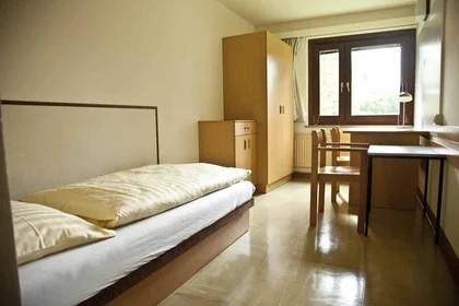 Chambre privée à Starkfriedgasse 15, image 1 de 14