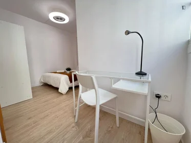 Habitación privada en C/ del Reverend José Maria Pinazo, imagen 5 de 27