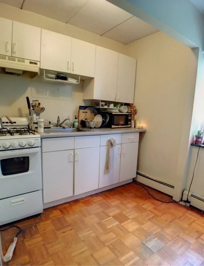Self-contained studio for students in central 