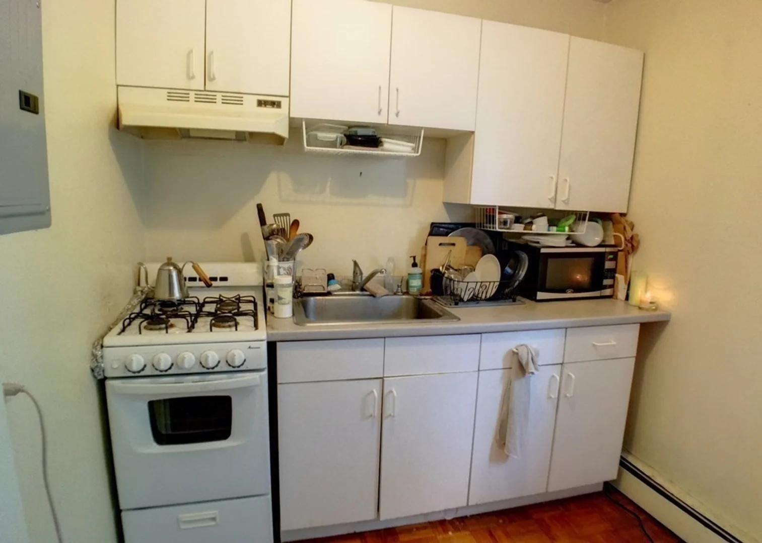 Modern student studio with complete amenities in 