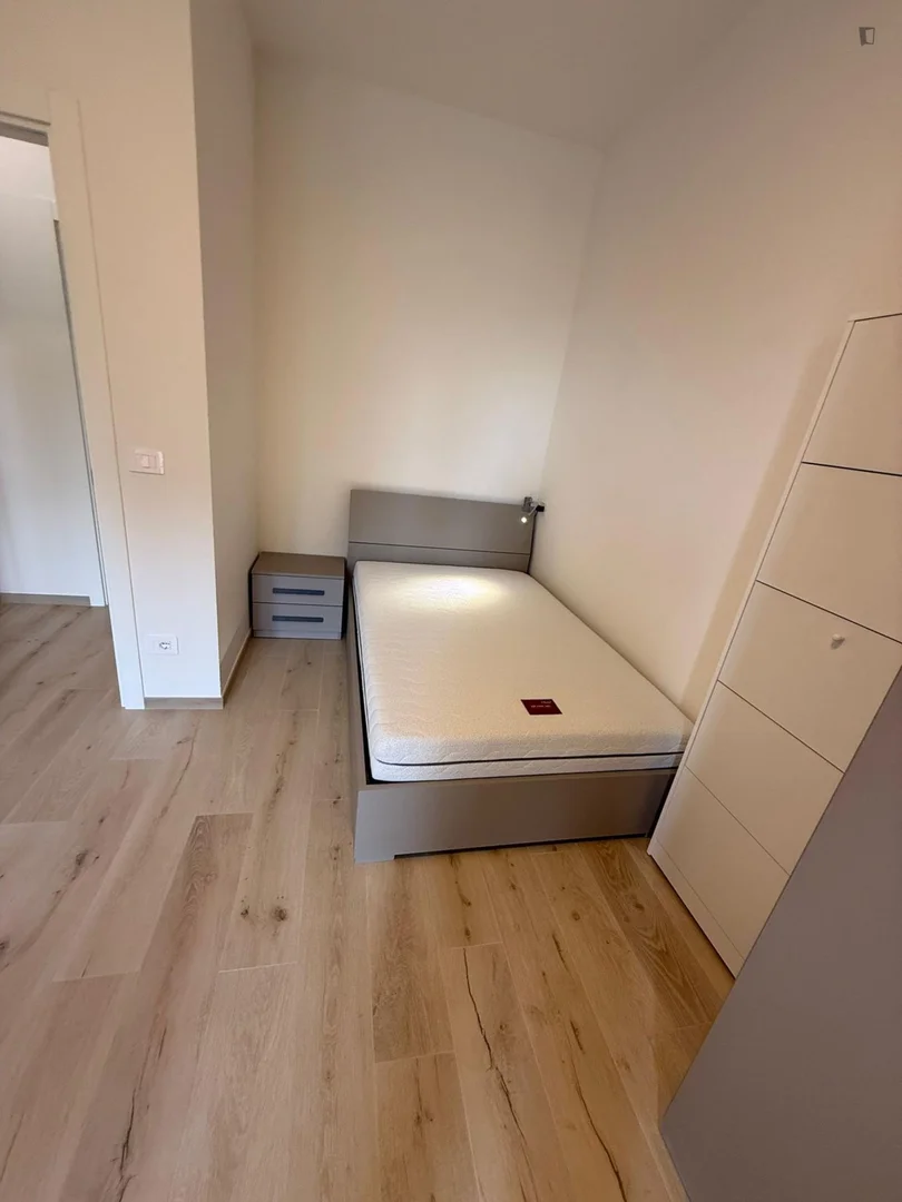 Habitación estudiantil económica con ubicación conveniente en 