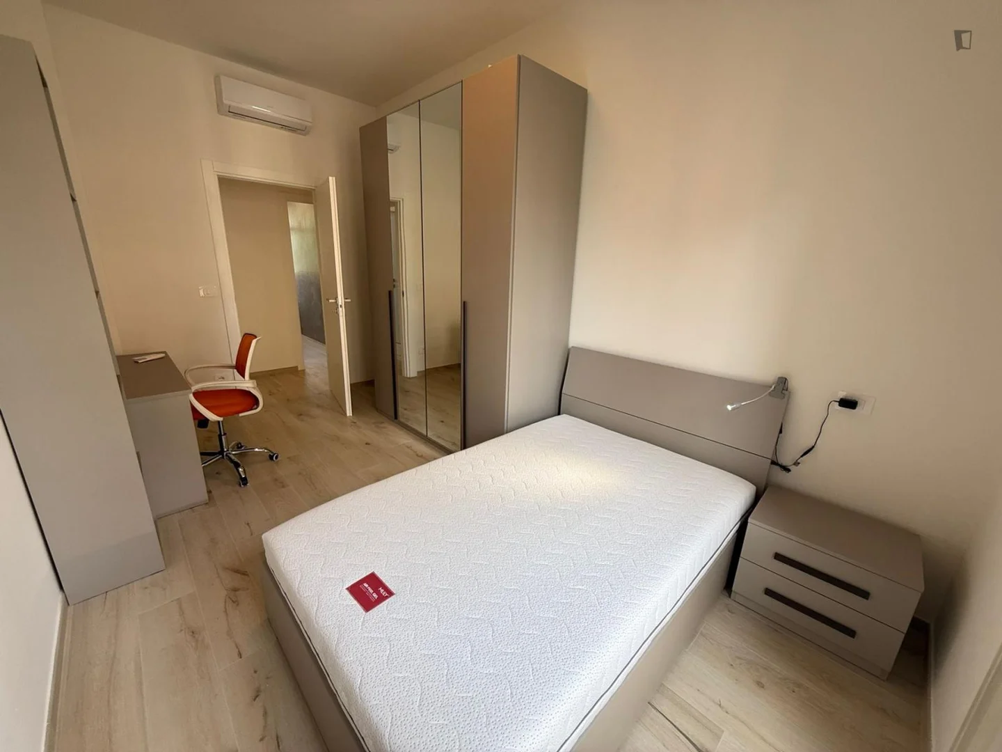 Habitación estudiantil económica cerca del campus en 