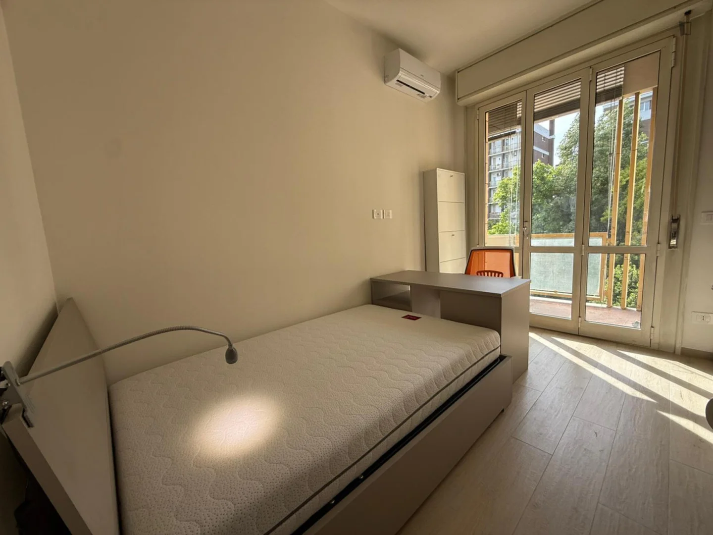 Habitación acogedora para estudiantes disponible en 