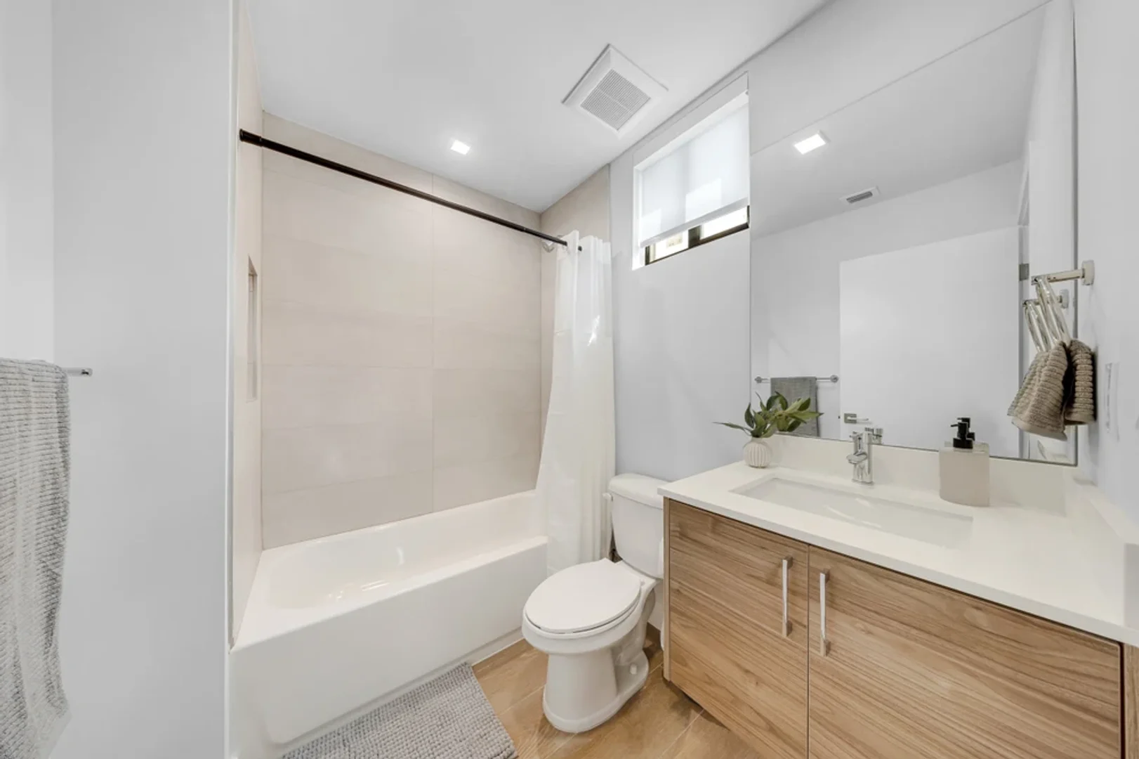 Budget-friendly student room close to campus in 
