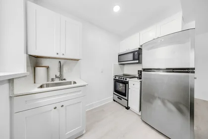 Chambre privée à Southwest 7th Street, image 1 de 10