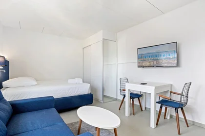 Apartamento inteiro em Route de Berne, imagem 1 de 4