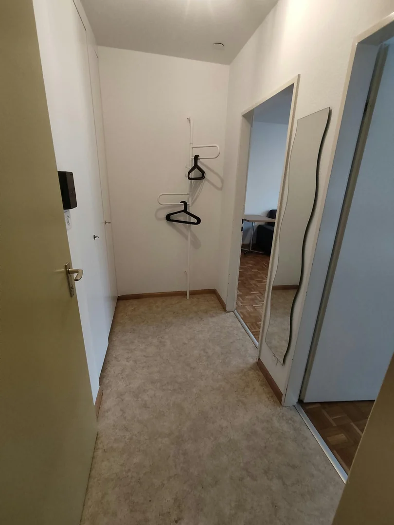Öğrenciler için rahat oda  bölgesinde mevcut
