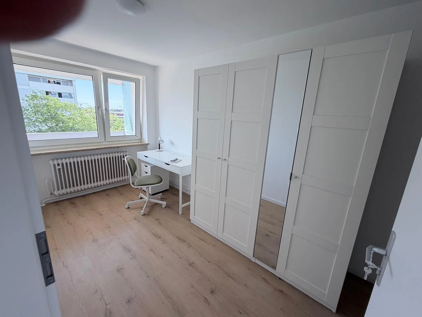 Habitación para estudiantes en con área de estudio y facilidades compartidas