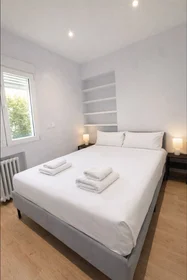 Logement entier à Calle de Mauricio Legendre, 4, image 1 de 10