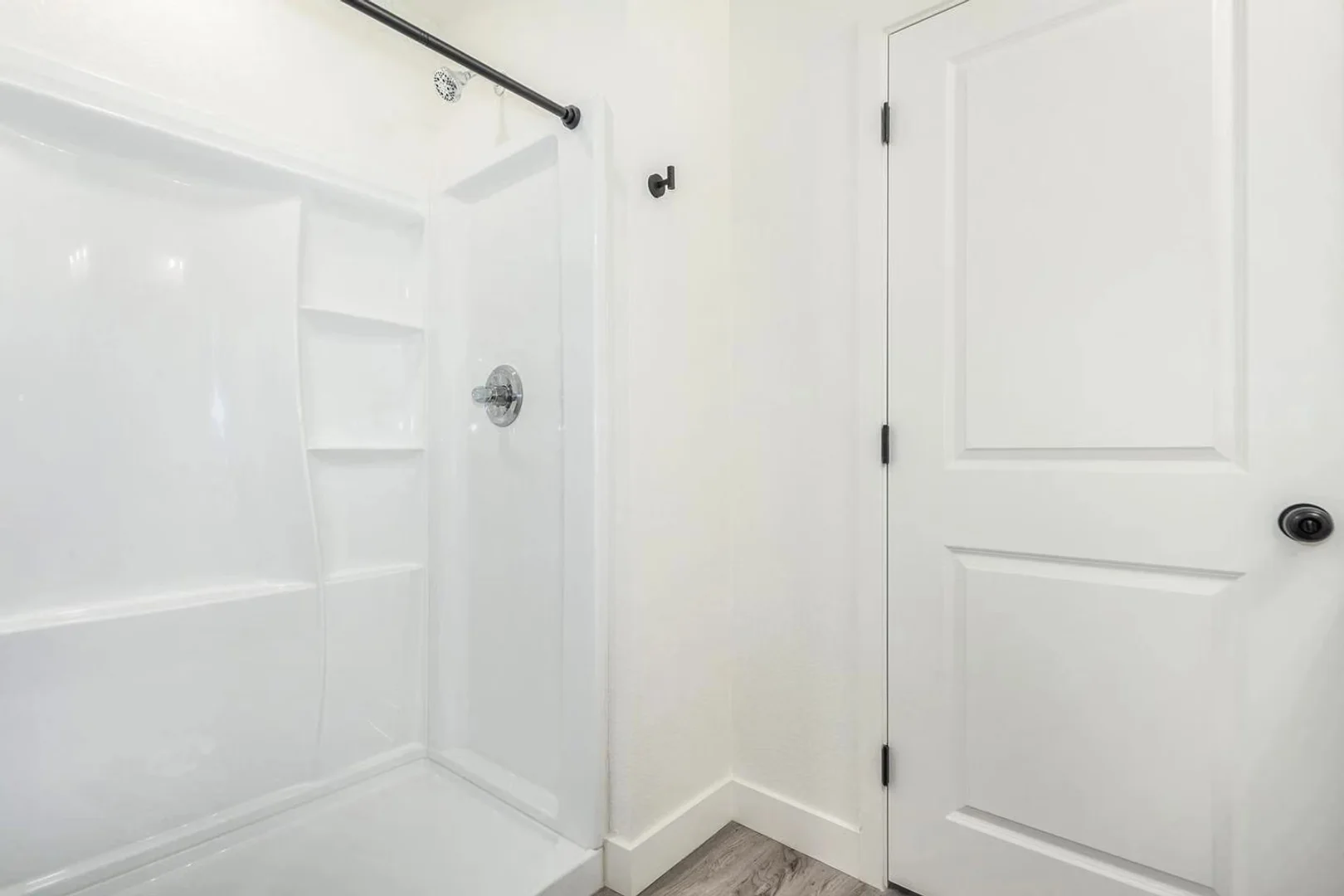 Student-friendly room in  with modern amenities