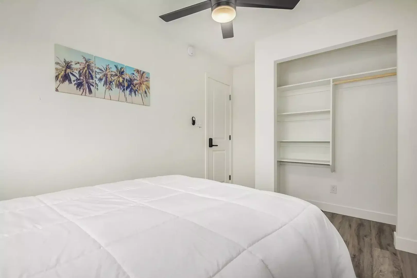 Room for rent in student apartment in , fully furnished