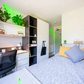 Private room at Cottingham Road, image 3 of 31