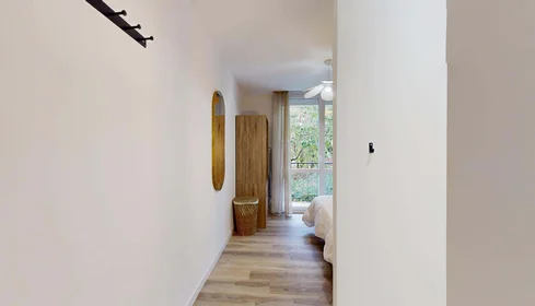 Chambre privée à 4 Cr de Bilbao, 35200 Rennes, France, image 2 de 19