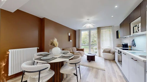 Chambre privée à 4 Cr de Bilbao, 35200 Rennes, France, image 8 de 19