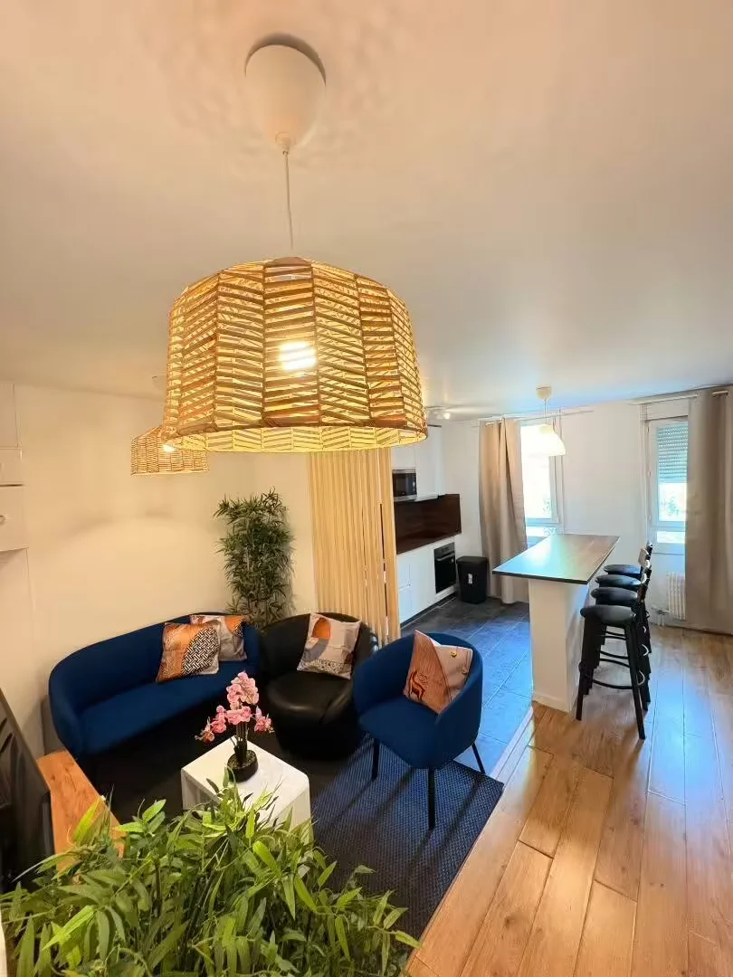 Student-friendly room in  with modern amenities