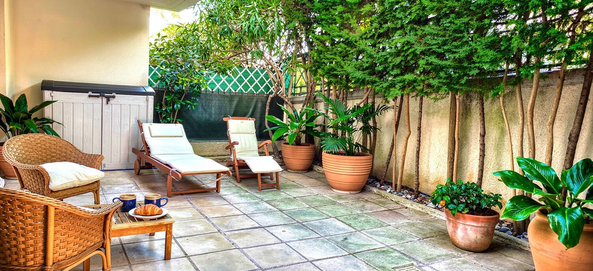 Student-friendly room in  with modern amenities