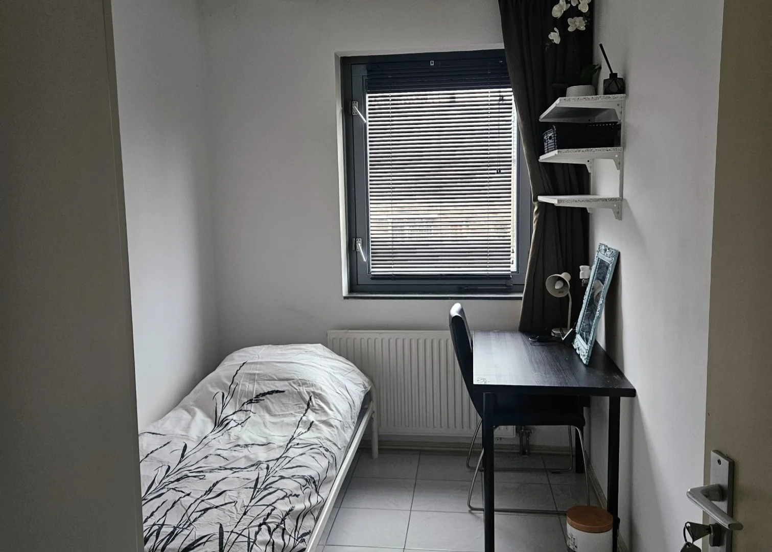 Habitación acogedora para estudiantes disponible en 