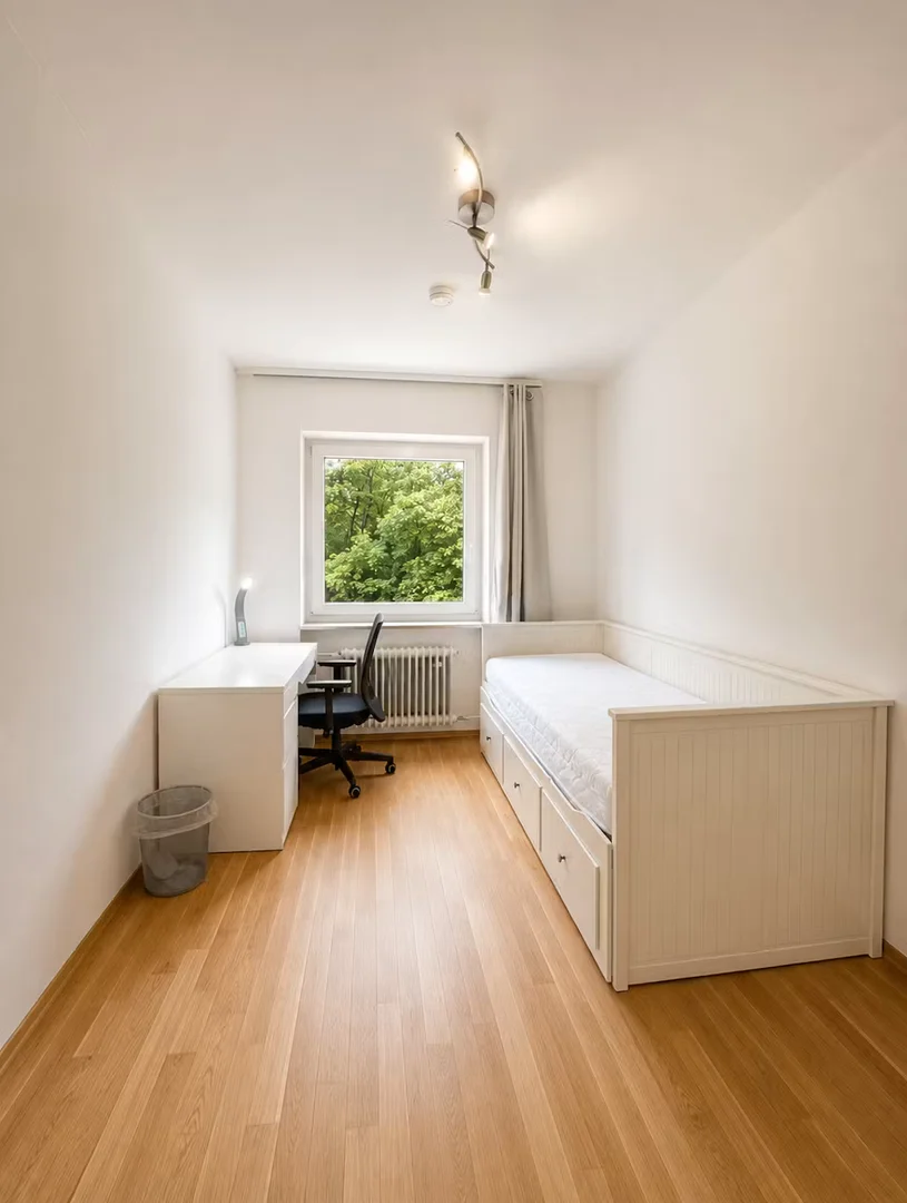 Student-friendly room in with modern amenities