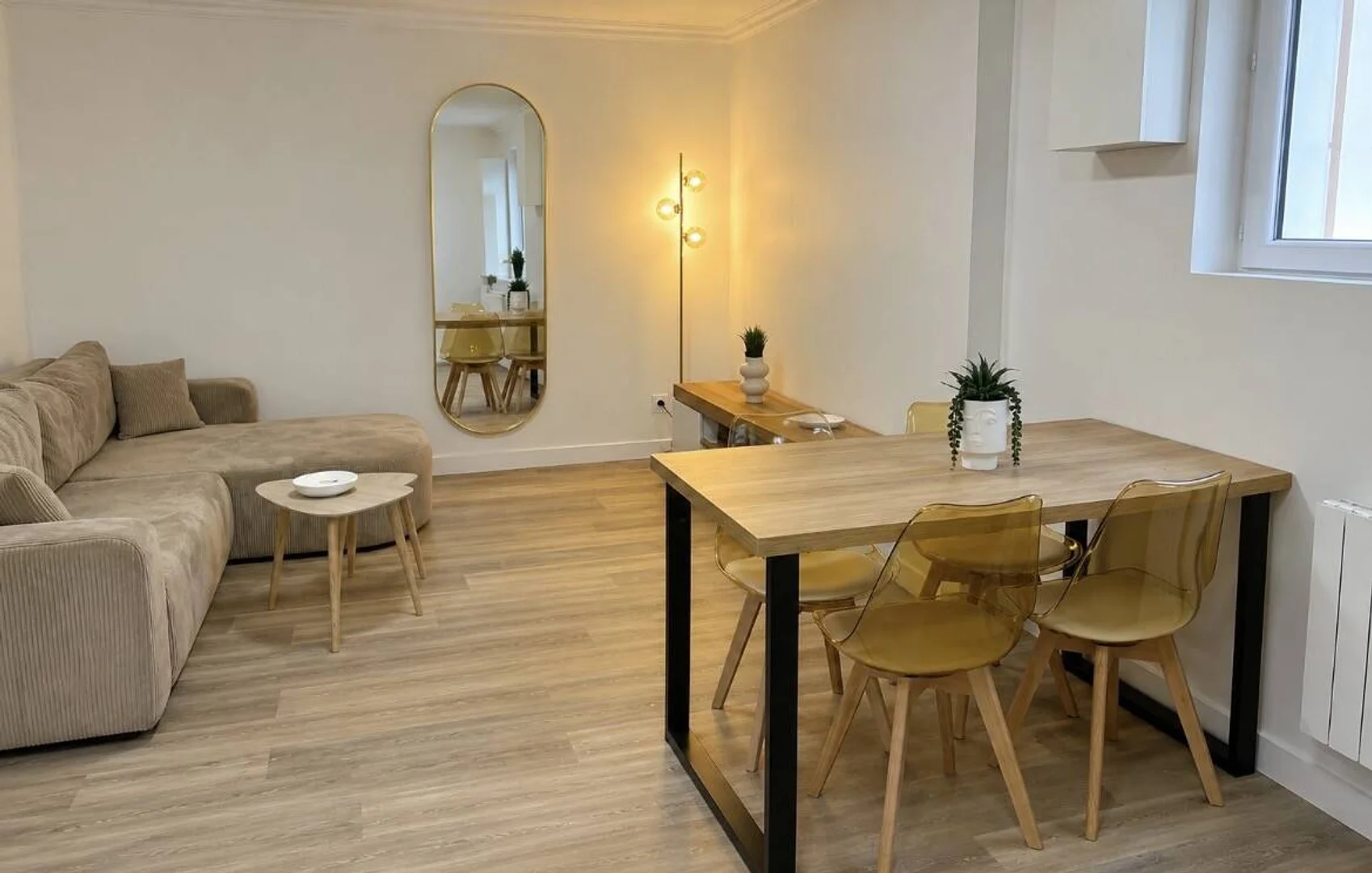 Habitación estudiantil económica con ubicación conveniente en 