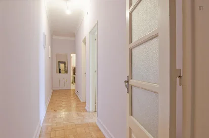 Chambre privée à Avenida Dom Rodrigo da Cunha, image 13 de 19