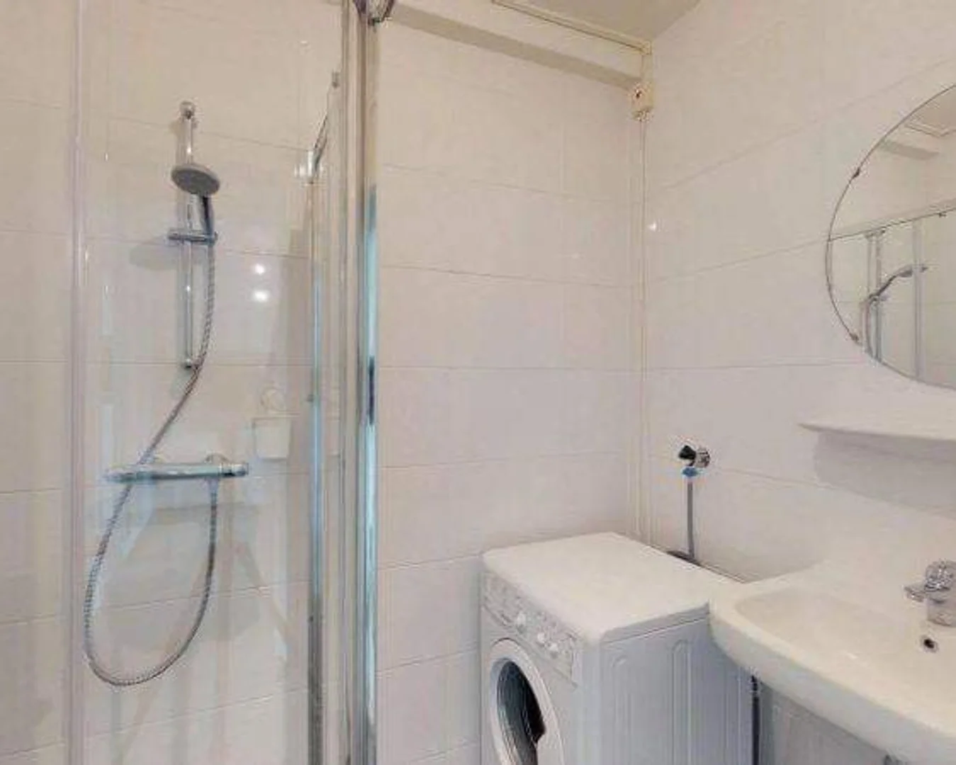 Habitación para estudiantes en  con modernas comodidades