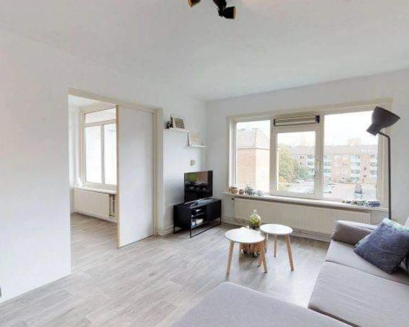 Habitación para estudiantes en  con área de estudio y facilidades compartidas