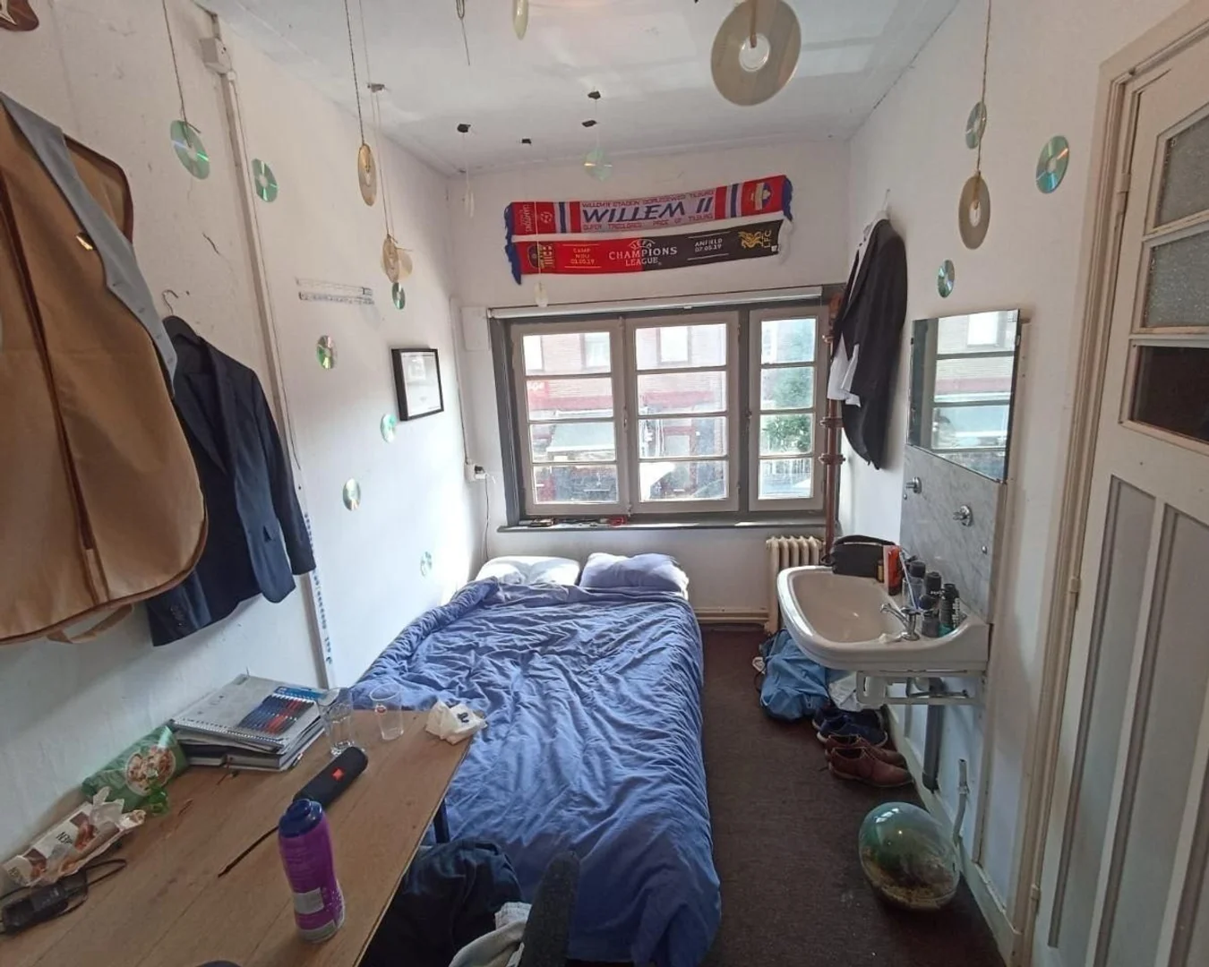 Quarto de estudante económico perto do campus em 