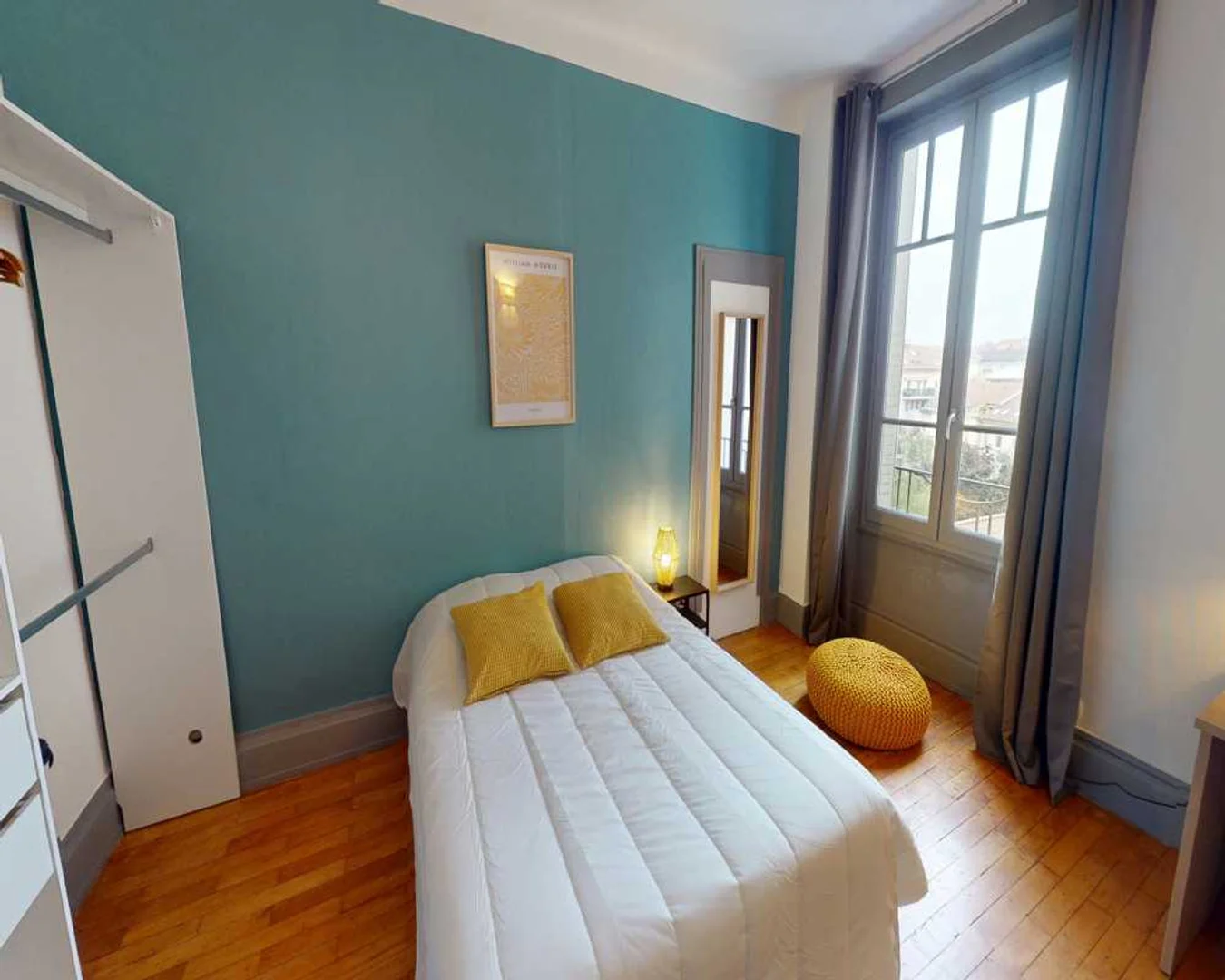 'de öğrenci dairesinde, tamamen mobilyalı kiralık oda