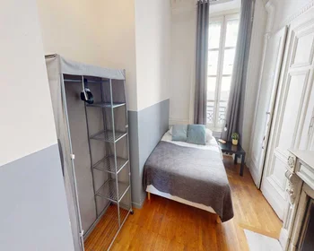 Habitación privada en rue auguste comte, imagen 1 de 9