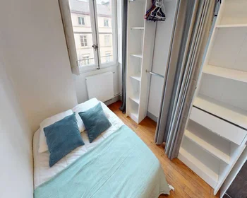 Private room at rue saint jean, image 1 of 10