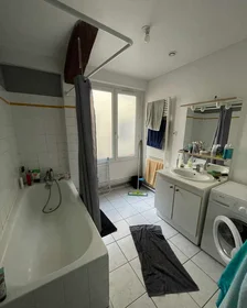 Habitación privada en quai rambaud, imagen 9 de 10