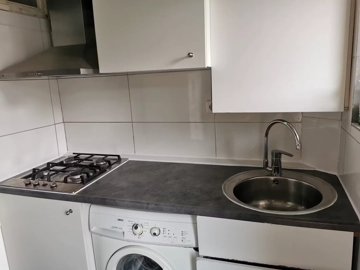Habitación asequible para estudiantes con buena iluminación en 