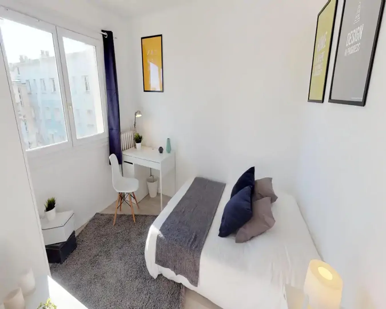 Chambre d'étudiant lumineuse et aérée avec accès facile à l'université dans