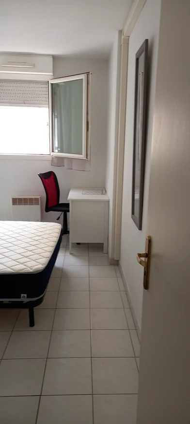 Privatzimmer in der Avenue de la Timone, bild 12 von 16