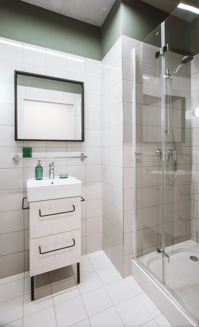 'de öğrenci dairesinde, tamamen mobilyalı kiralık oda