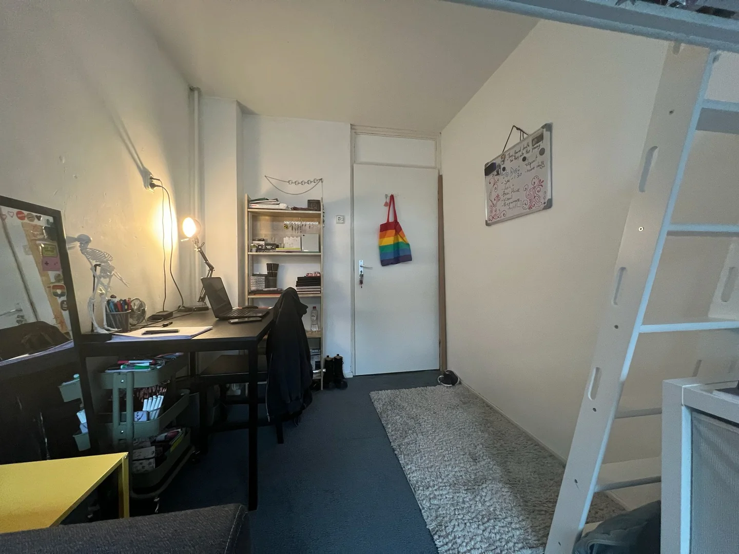 Chambre d'étudiant bon marché à proximité du campus dans 