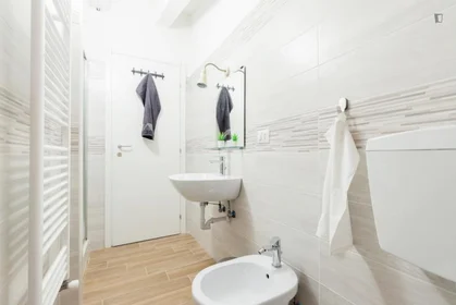 Quarto privado em Viale Alfredo Oriani, imagem 20 de 23