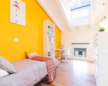 Quarto privado em Viale Alfredo Oriani, imagem 7 de 23