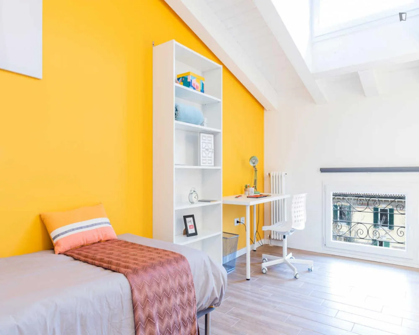 Quarto para alugar em apartamento de estudantes em , totalmente mobilado