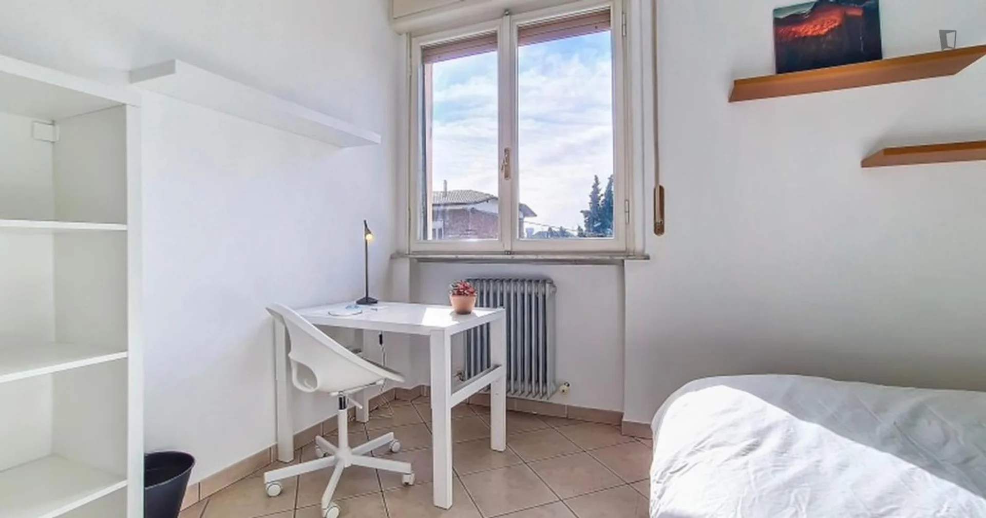 Stanza in affitto in appartamento per studenti a , completamente arredata