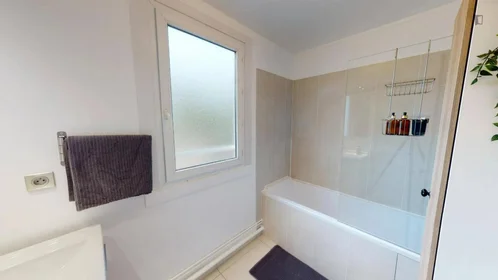 Private room at Square Henri Regnault, image 15 of 16
