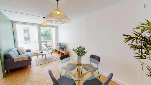 Private room at Square Henri Regnault, image 7 of 16