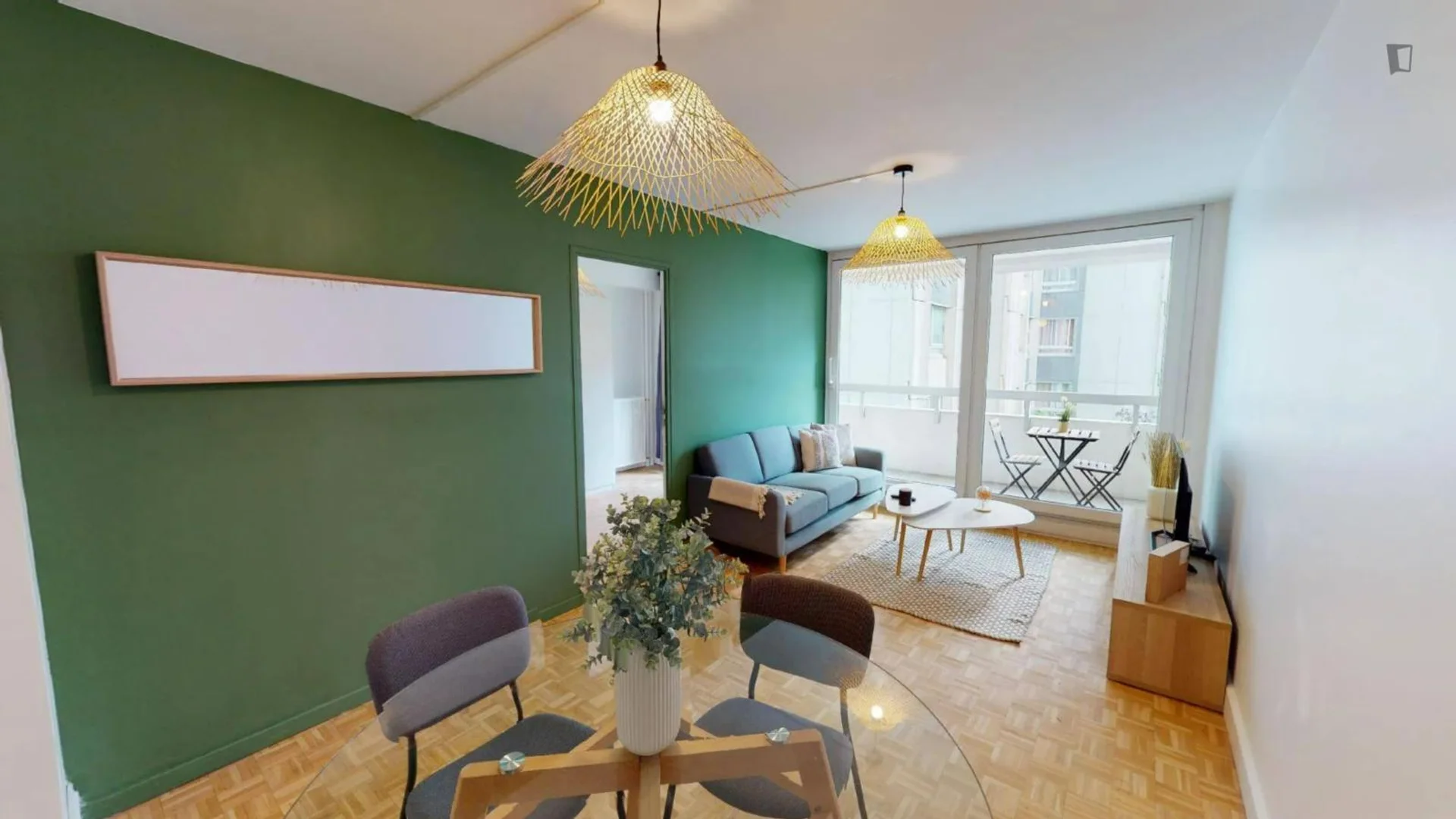 Functional student room perfect for studying in 