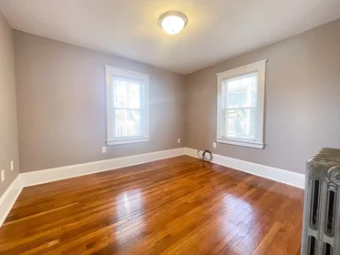 Toda a acomodação em 31-33, Melbourne St., Unit 3, Dorchester, Boston, MA, 02124, imagem 1 de 10