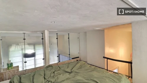 Entire apartment at Avenue André Morizet, image 10 of 14