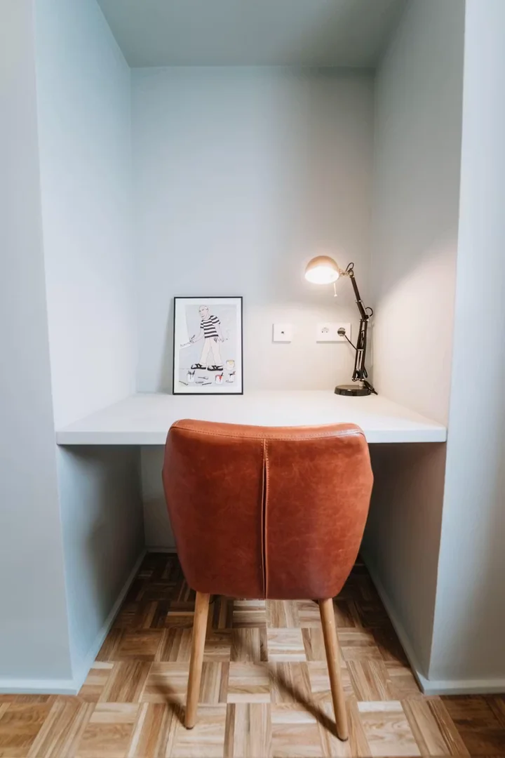 Habitación acogedora para estudiantes disponible en 